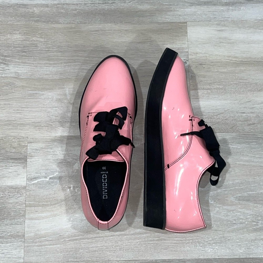 H&M Pink Platform Lace-Up Shoes with Black Soles - Picture 3 of 12